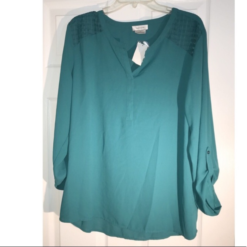 NWT Beautiful Flowy Blouse